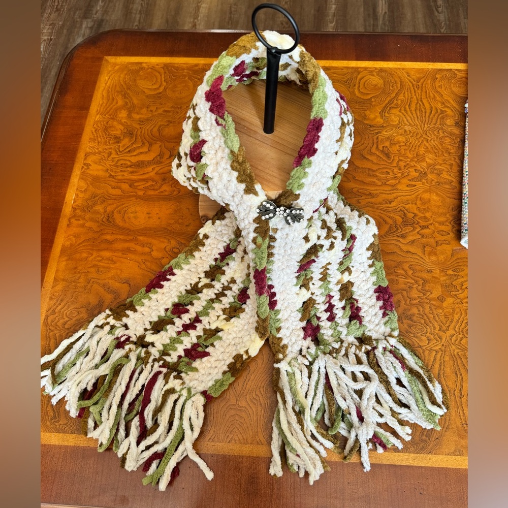 Handcrafted Hand Crocheted Scarflet (Short Scarf) with Cute Scarf Clip